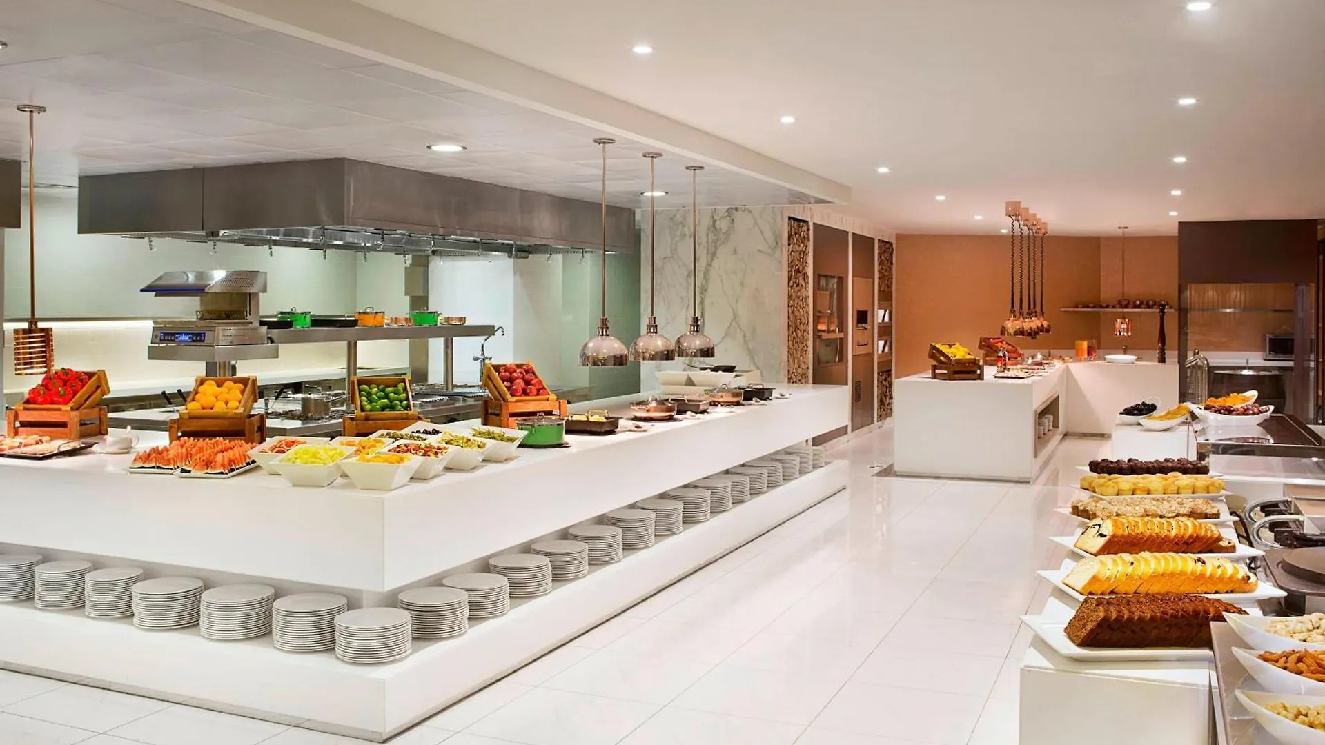 Al Habtoor Grand Resort, Autograph Collection Dubai 5*,