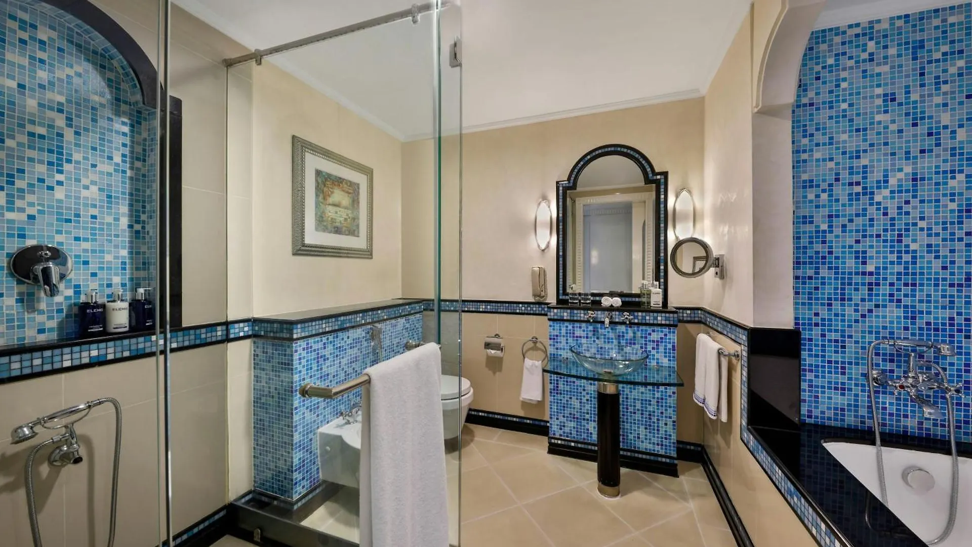 Al Habtoor Grand Resort, Autograph Collection Dubai Semesteranläggning (resort)