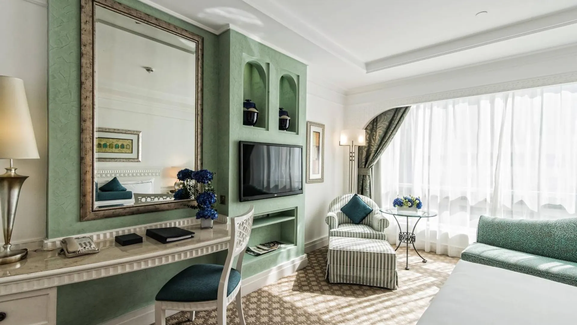 Al Habtoor Grand Resort, Autograph Collection Dubai United Arab Emirates