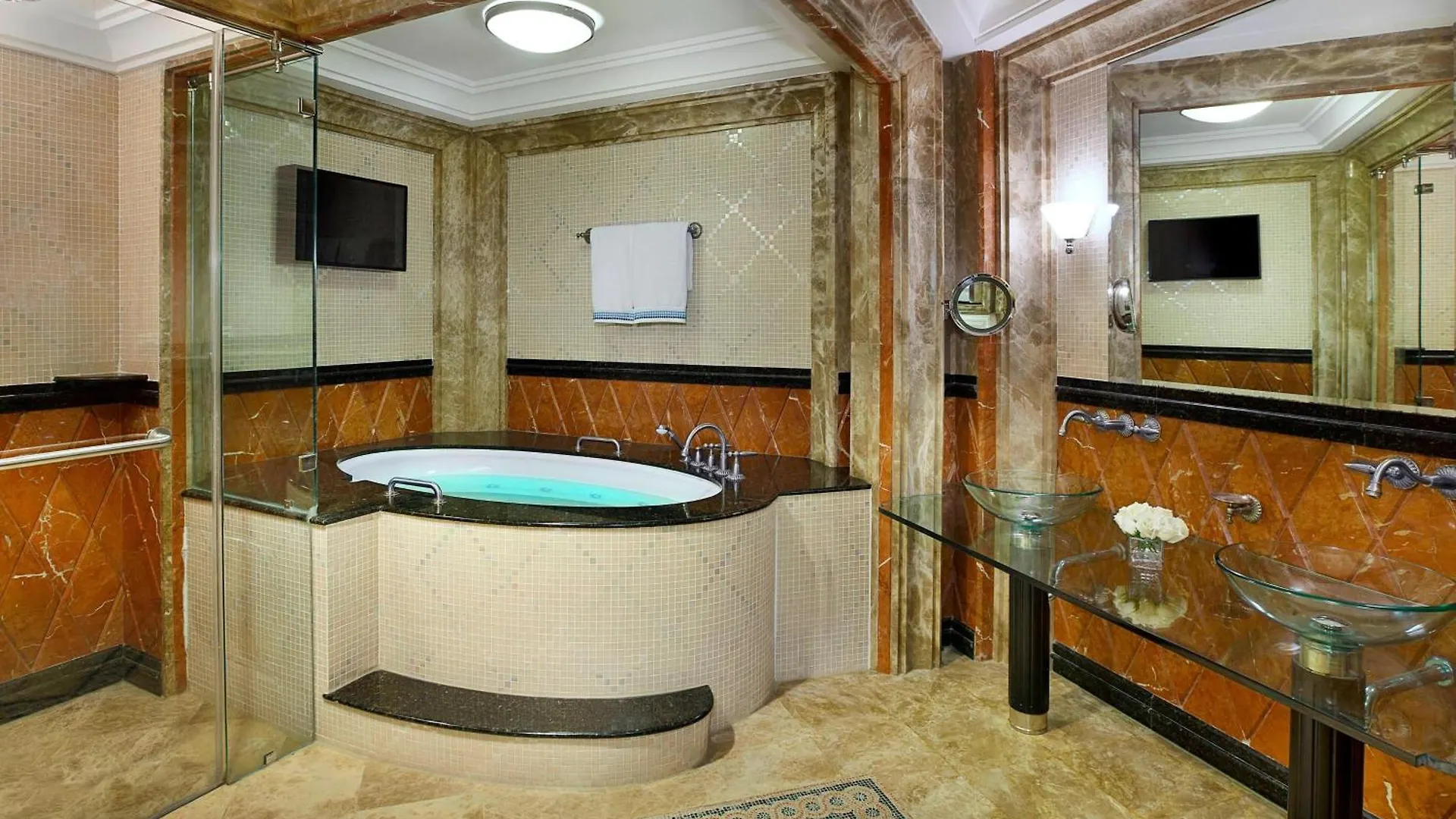 Al Habtoor Grand Resort, Autograph Collection Dubai 5*,